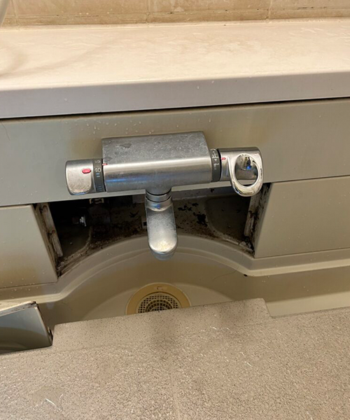水漏れするユニットバス専用の特殊蛇口