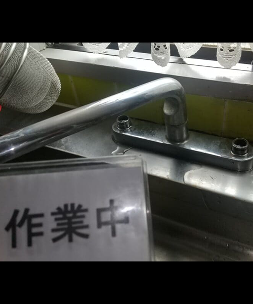 キッチン蛇口の修理作業