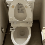 異物を取り除いて詰まりを解消したトイレ