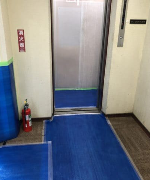 ユニットバス交換に伴うマンション共用部の養生