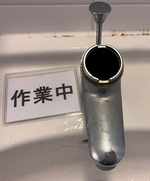 蛇口のカートリッジ交換作業