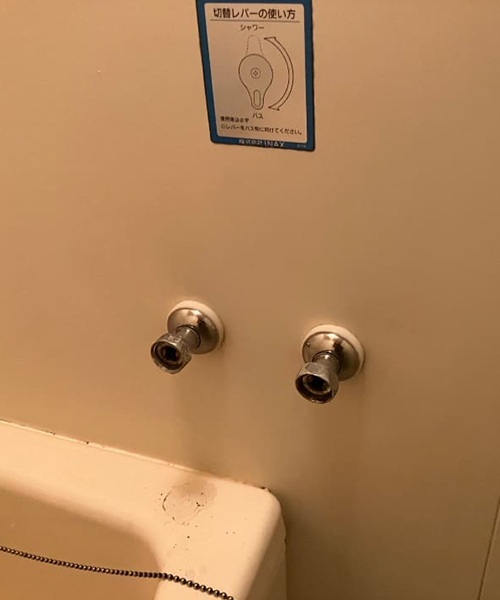 浴室の蛇口交換作業
