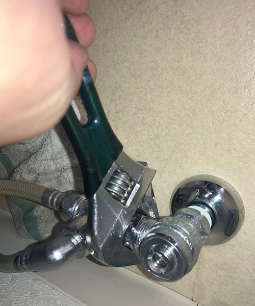 トイレの止水栓のパッキン交換作業