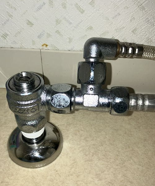 止水栓のパッキンを交換してトイレの水漏れ修理