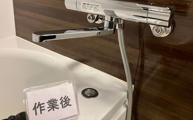 八王子市で浴室の蛇口をTOTOの壁付サーモスタット混合水栓TBV03401J1に交換