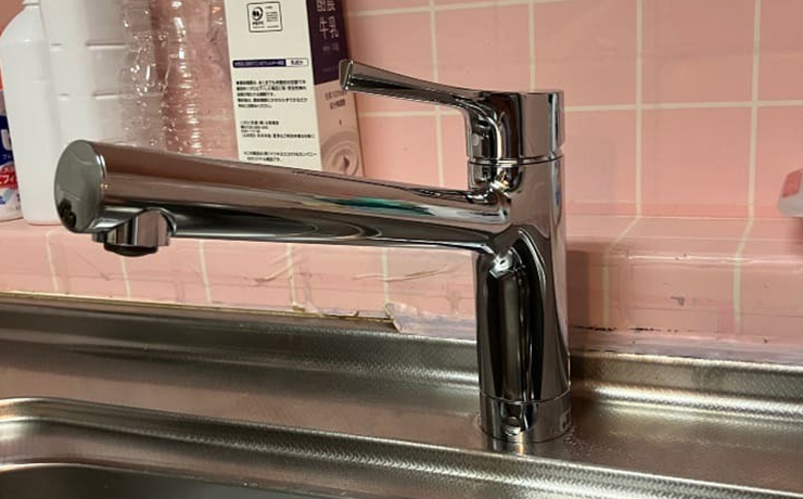 海老名市で水漏れしたキッチン水栓をTOTOのキッチン水栓に交換