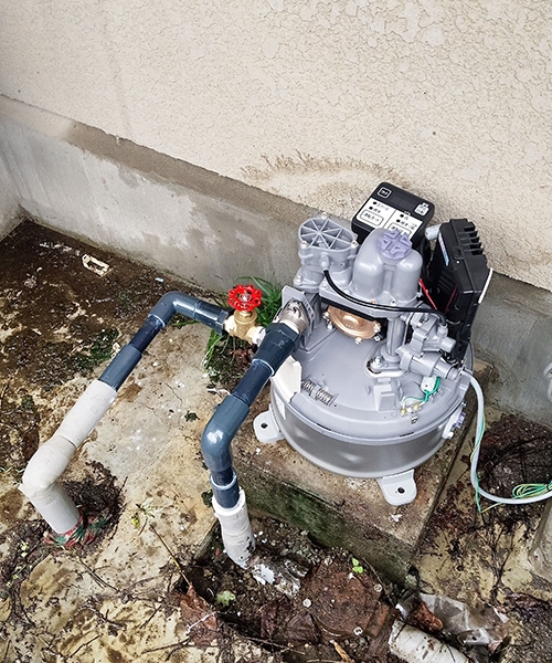 電動ポンプの交換作業