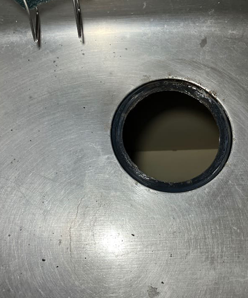 キッチンの排水栓を撤去