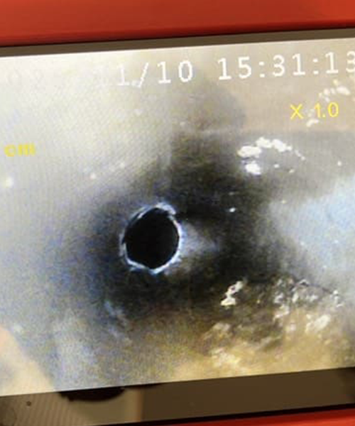 詰まり原因を除去した後の排水管内