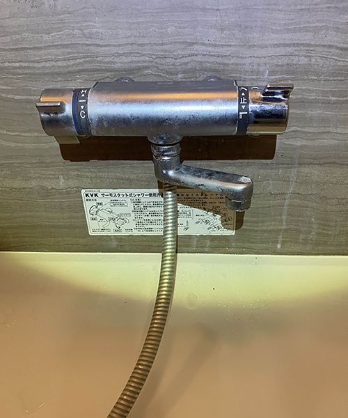 お湯が止まらずカランへの切り替えが出来なくなった浴室蛇口