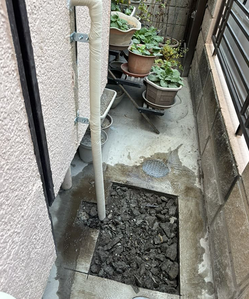 劣化した給水管を交換