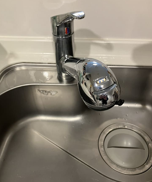 キッチン蛇口から水漏れ発生
