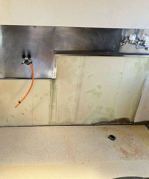 キッチン交換作業中