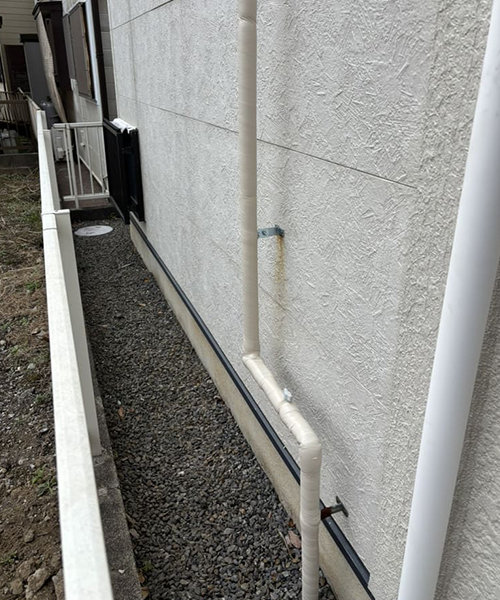 給水管の補修作業