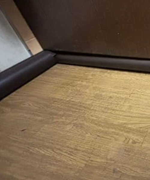 キッチンでの床配置の水道管の引き直し