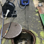 石桝の高圧洗浄作業