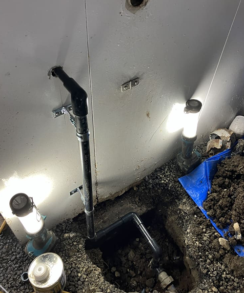 給水管の一部切り回し作業