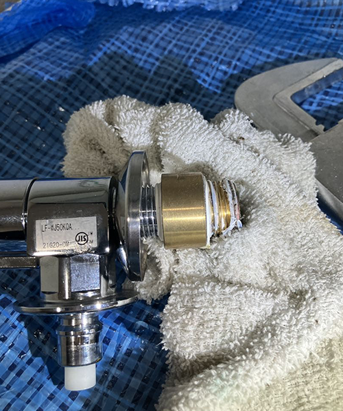 取り外した洗濯機蛇口