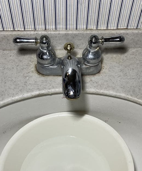 水漏れを起こした洗面蛇口