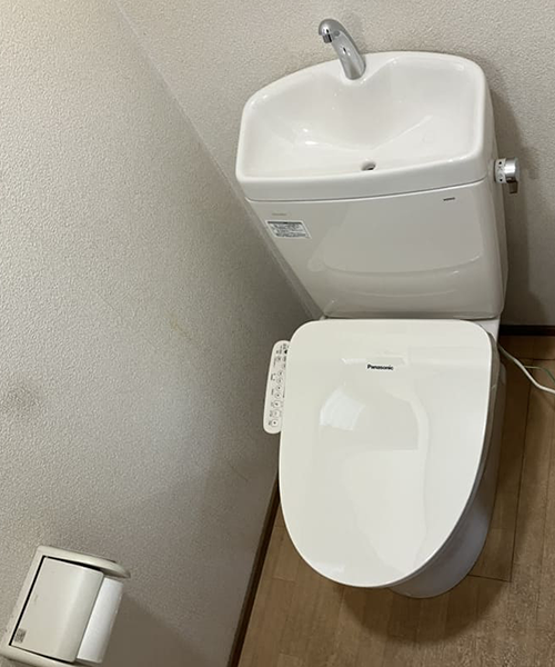 水漏れ修繕のためにトイレ交換