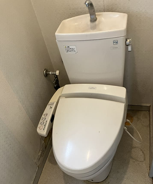 トイレタンクの水が止まらなくなったトイレ