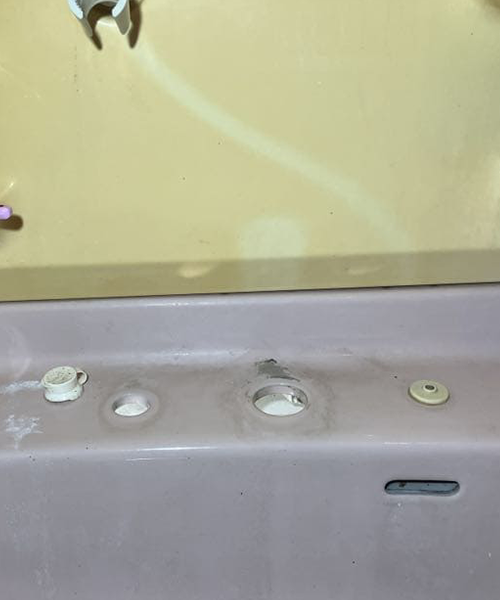 洗面蛇口の撤去作業