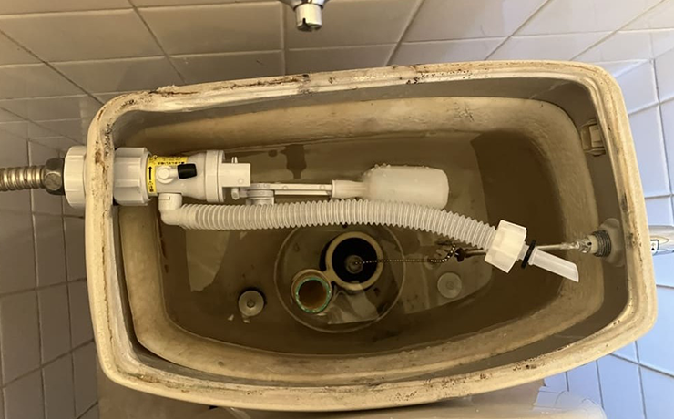 狭山市でトイレタンクでの水漏れ修理