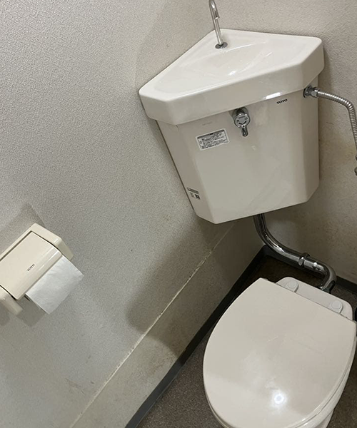 TOTOの隅付トイレに交換