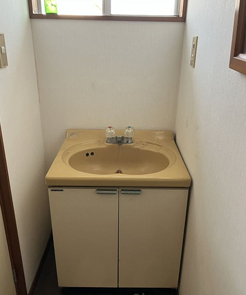 水漏れを起こした洗面台