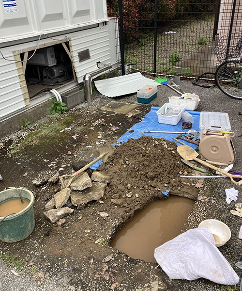 地中の給水管から水漏れ
