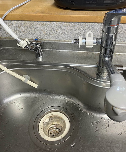 キッチンにSANEIの水栓を設置