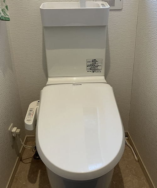 不具合を起こしたウォシュレット便座