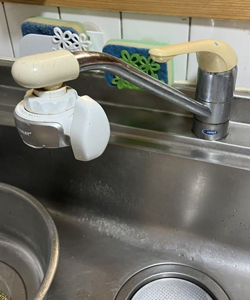 レバーに不具合を起こしたキッチン蛇口