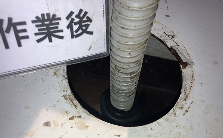 横浜市栄区で台所排水の防臭キャップを付け直し